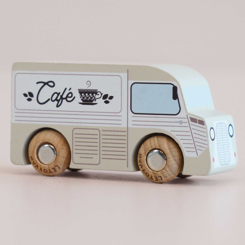 Houten bestelwagen Coco - nr. 11 - Auto's en voertuigen Le Toy Van - In den Olifant