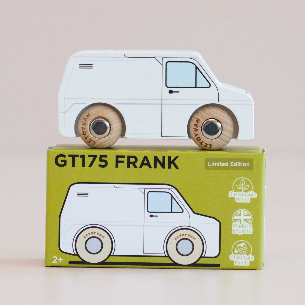 Houten bestelwagen Frank - nr. 32 - Auto's en voertuigen Le Toy Van - In den Olifant