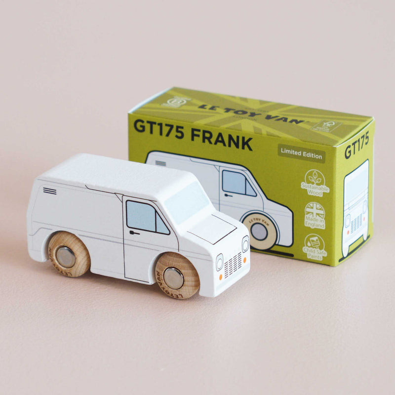 Houten bestelwagen Frank - nr. 32 - Auto's en voertuigen Le Toy Van - In den Olifant