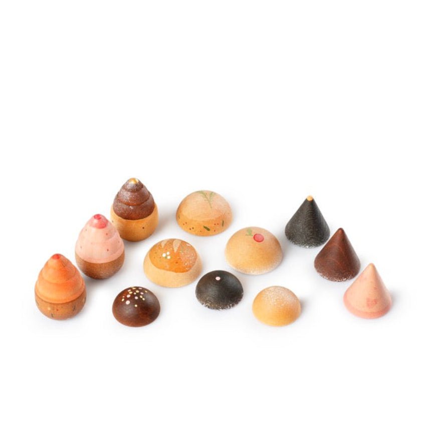 Houten gebakjes Bakes - set van 12 - Open ended speelgoed Grapat - In den Olifant