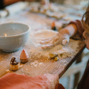 Houten gebakjes Bakes - set van 12 - Open ended speelgoed Grapat - In den Olifant