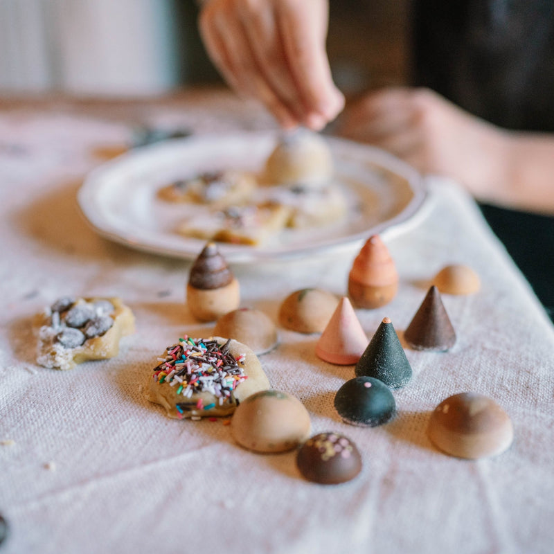 Houten gebakjes Bakes - set van 12 - Open ended speelgoed Grapat - In den Olifant