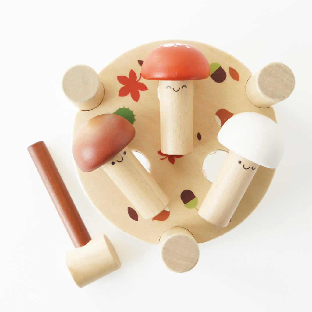 Houten hamerbank met paddenstoelen - Activiteitenspeelgoed Le Toy Van - In den Olifant