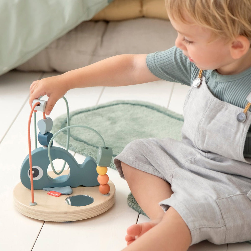 Houten kralenframe - Wally Blue - Houten babyspeelgoed Done by Deer - In den Olifant