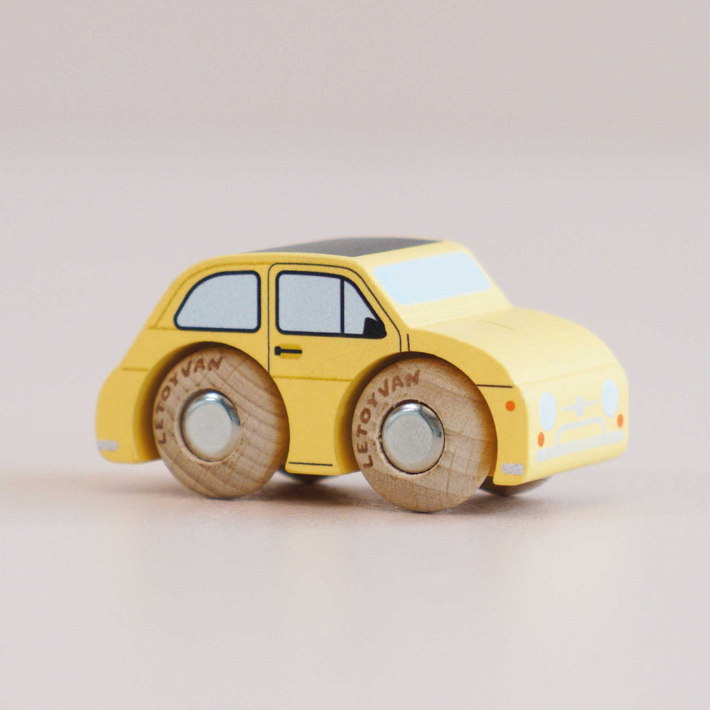 Houten mini-auto Fifi - nr. 10 - Auto's en voertuigen Le Toy Van - In den Olifant