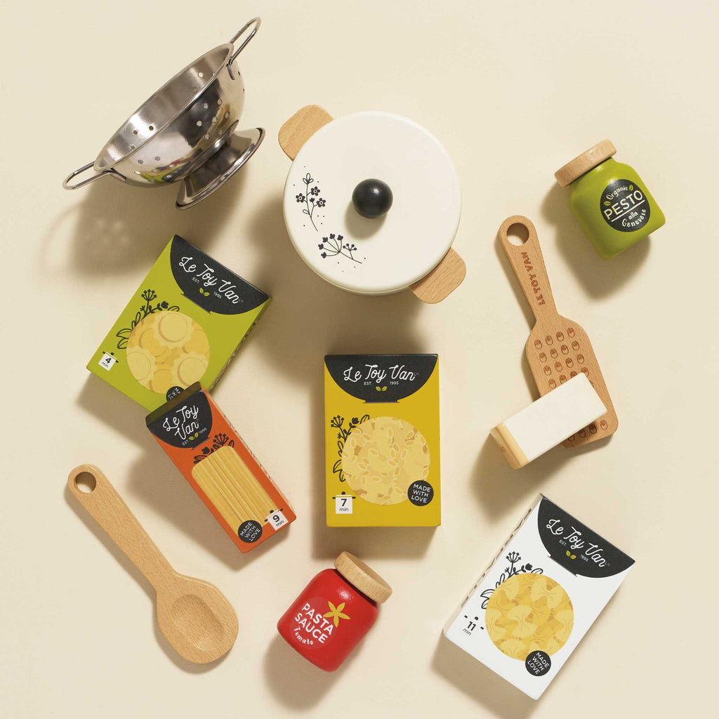 Houten pastaset - set van 12 - Speelkeuken en winkeltje Le Toy Van - In den Olifant