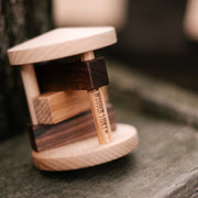 Houten rammelaar in mooi geschenkdoosje - Fieldfare - Rammelaars Wooden Story - In den Olifant