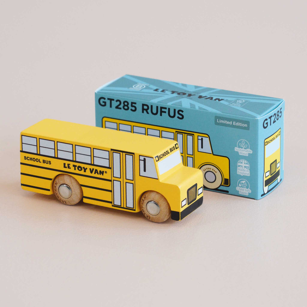 Houten schoolbus Rufus - nr. 47 - Auto's en voertuigen Le Toy Van - In den Olifant