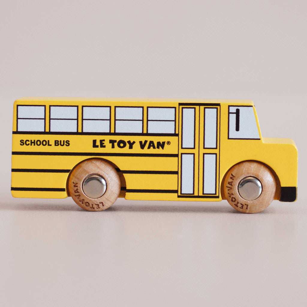 Houten schoolbus Rufus - nr. 47 - Auto's en voertuigen Le Toy Van - In den Olifant