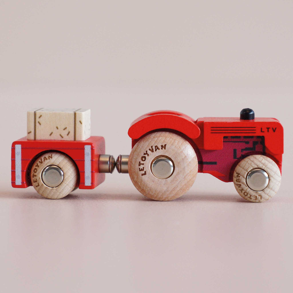Houten tractor Tilly - nr. 34 - Auto's en voertuigen Le Toy Van - In den Olifant