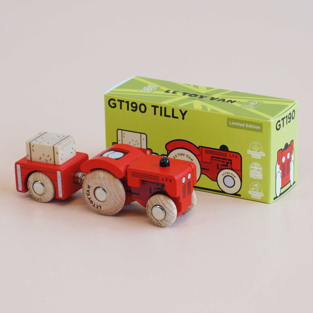 Houten tractor Tilly - nr. 34 - Auto's en voertuigen Le Toy Van - In den Olifant