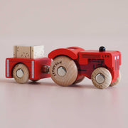 Houten tractor Tilly - nr. 34 - Auto's en voertuigen Le Toy Van - In den Olifant