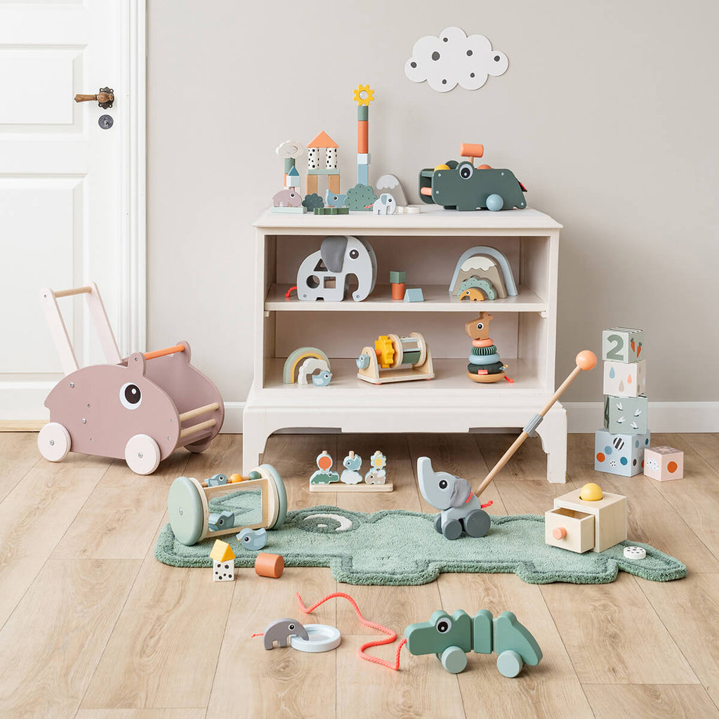 Houten trekspeeltje Croco Green - Trek - en duwspeelgoed Done by Deer - In den Olifant