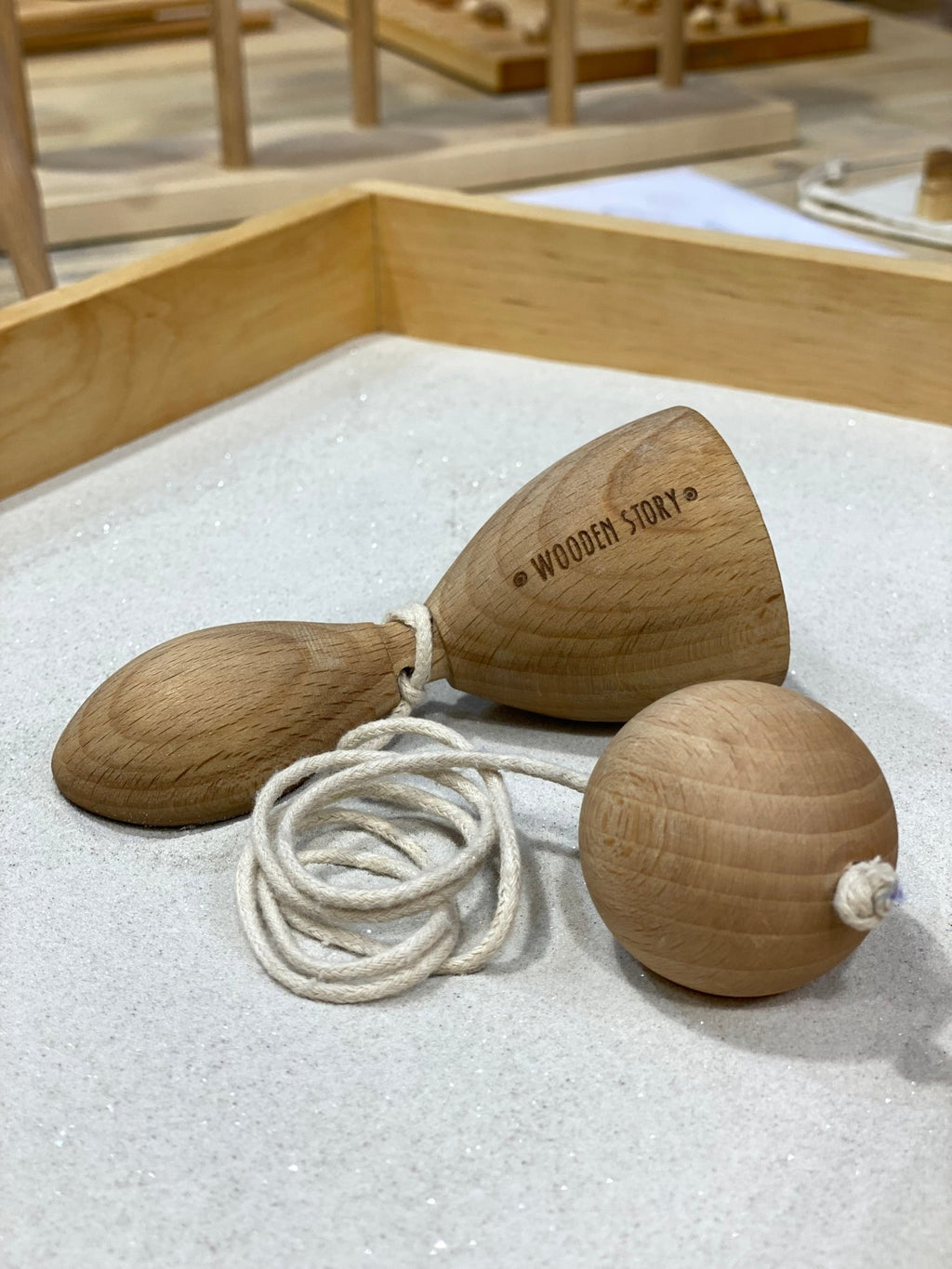 Houten Vintage Skill Game - Swing & Catch - Behendigheidspellen Wooden Story - In den Olifant