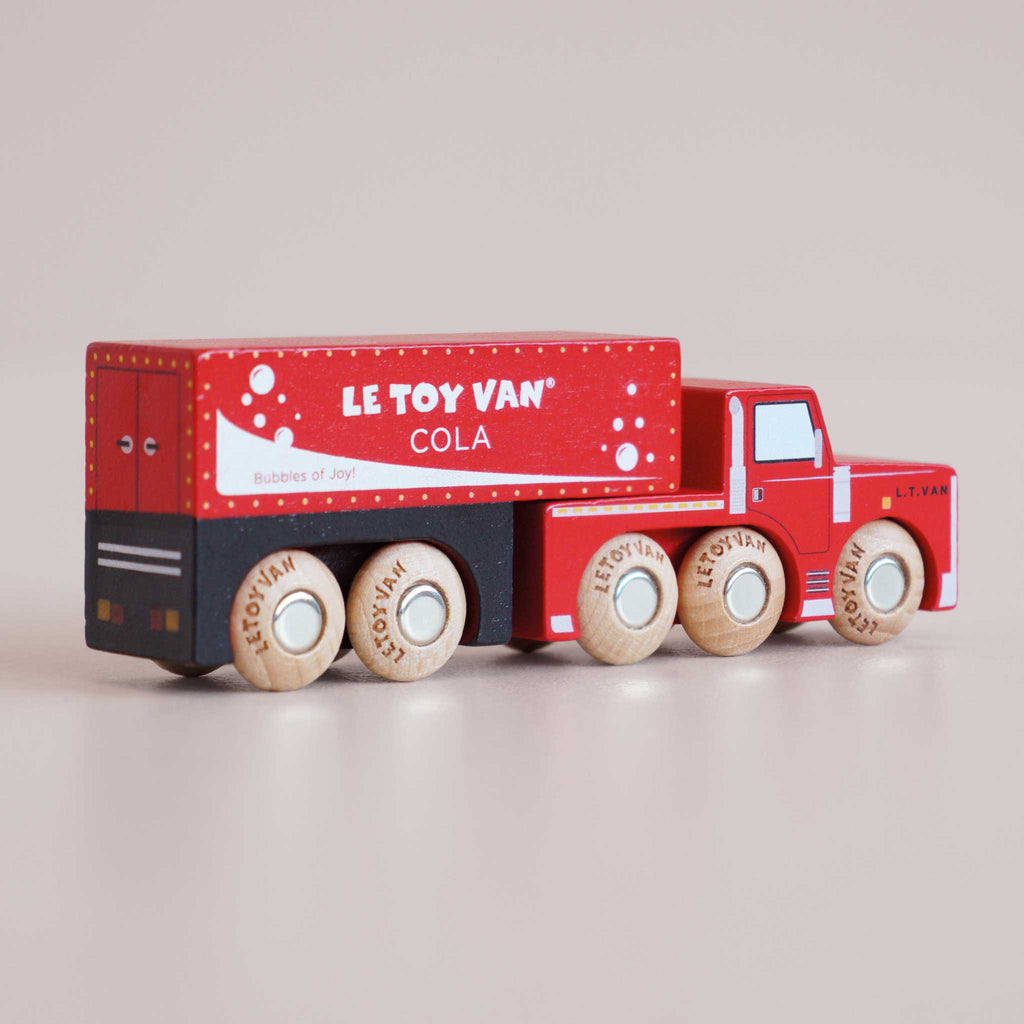 Houten vrachtwagen Toby - nr. 33 - Auto's en voertuigen Le Toy Van - In den Olifant