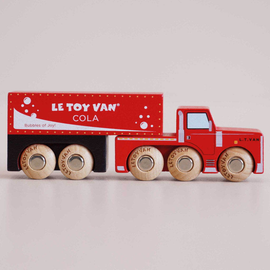 Houten vrachtwagen Toby - nr. 33 - Auto's en voertuigen Le Toy Van - In den Olifant
