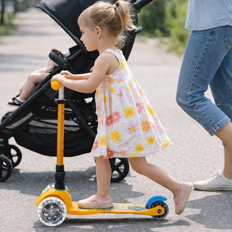 Kinderstep met 3 wielen Mini Micro step Deluxe inklapbaar LED abrikoos - Limited Edition - Steppen Micro Mobility - In den Olifant