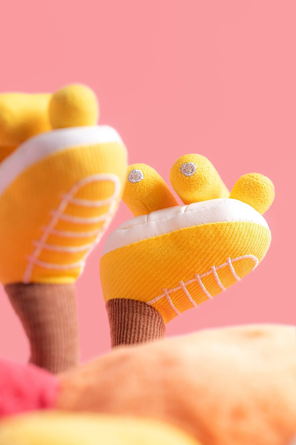 Knuffel Amuseables Sun Roller Skates - 30 cm - Fantasieknuffels Jellycat - In den Olifant