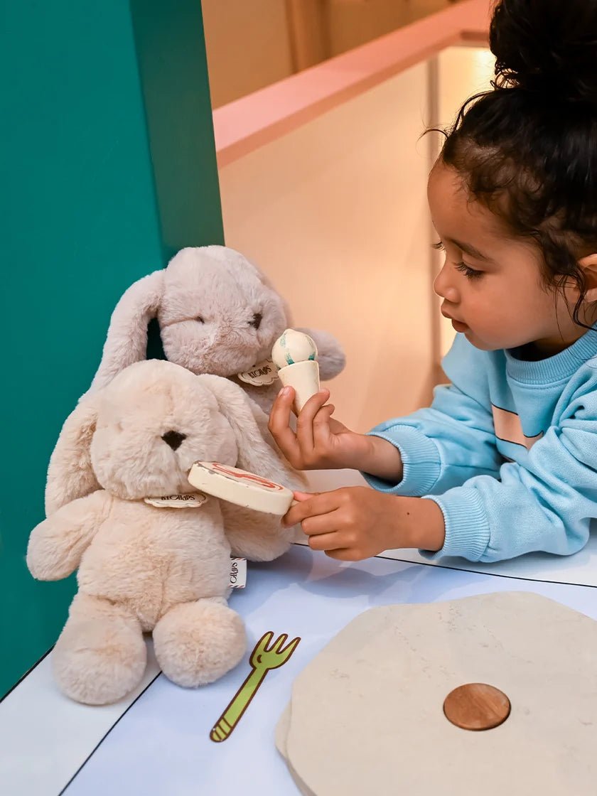 Knuffel Konijn Bubbles Bunny Biscuit Beige ECO - 23 cm - Konijnen Bon Ton Toys - In den Olifant