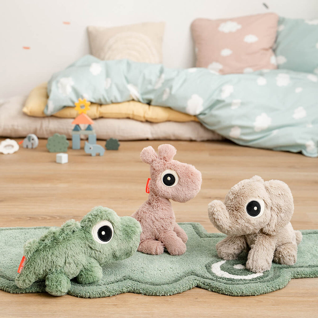 Knuffel Krokodil Cuddle bestie Croco Green - 28 cm - Wilde dieren Done by Deer - In den Olifant