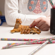 Liggende tijgerin met 3 zoogende welpen - Speeldieren Papo - In den Olifant