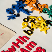 Magnetische letters en cijfers - set van 77 - Magneten en letters Tix&Mix - In den Olifant