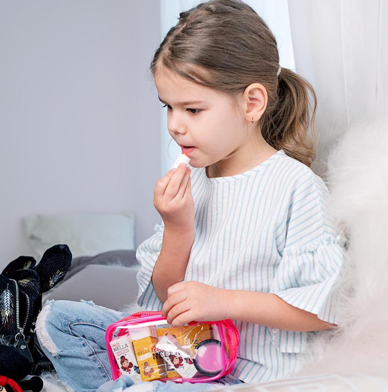 Make - upset Pink Bag of Wonders - set van 8 - Kinderschmink en tattoos Miss Nella - In den Olifant