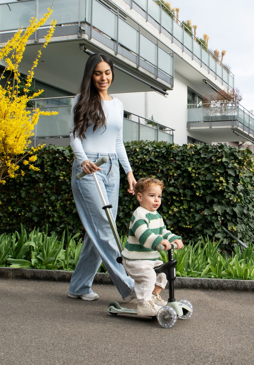 Meegroei step Micro Mini2Grow 4in1 step 2.0 LED groen - 1 tot 6 jaar - Steppen Micro Mobility - In den Olifant