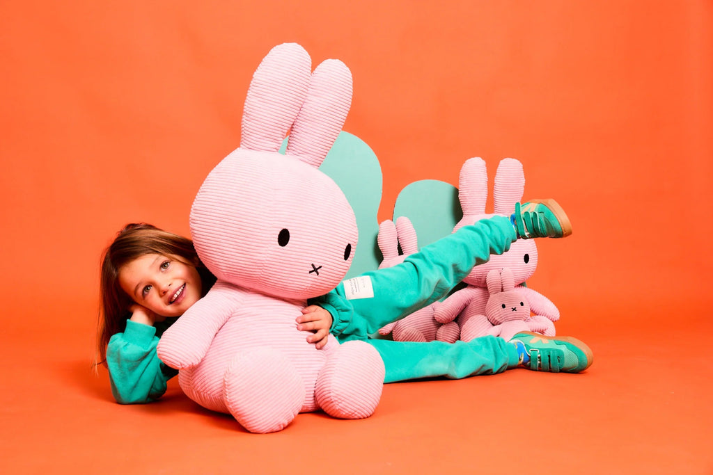Miffy ECO Corduroy Pink - 70 cm - Konijnen Bon Ton Toys - In den Olifant
