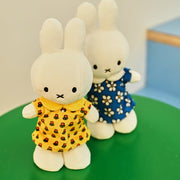 Miffy Standing Flower Dress - 24 cm - Konijnen Bon Ton Toys - In den Olifant
