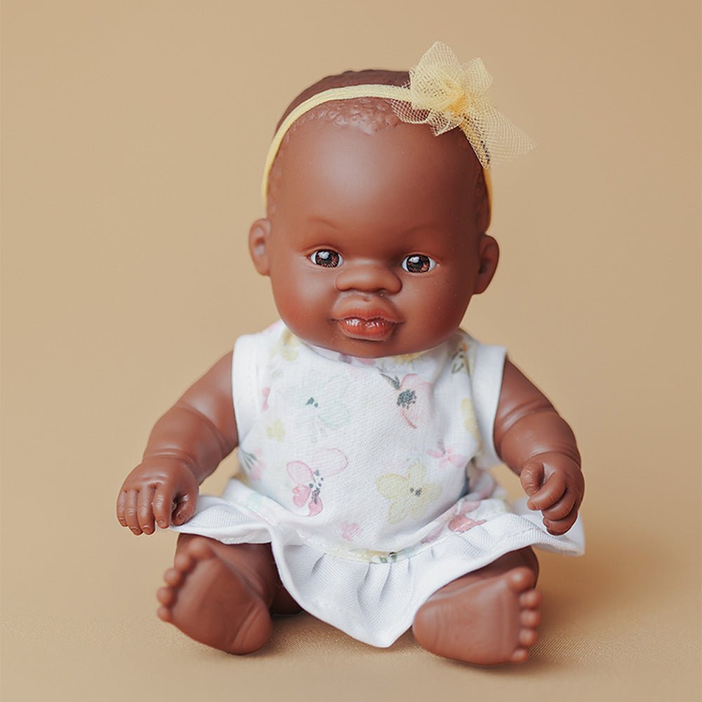 Miniland babypop Afrikaans meisje My Friends & Me - 21 cm - Babypoppen Miniland - In den Olifant