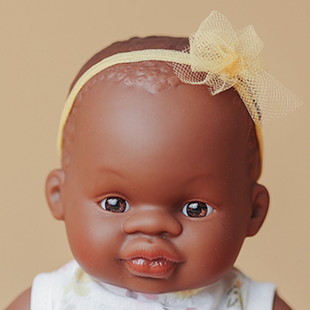 Miniland babypop Afrikaans meisje My Friends & Me - 21 cm - Babypoppen Miniland - In den Olifant