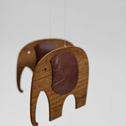 Mobiel n° 71 - Baby Elephants 3 Wood - Mobielen Flensted Mobiler ApS - In den Olifant