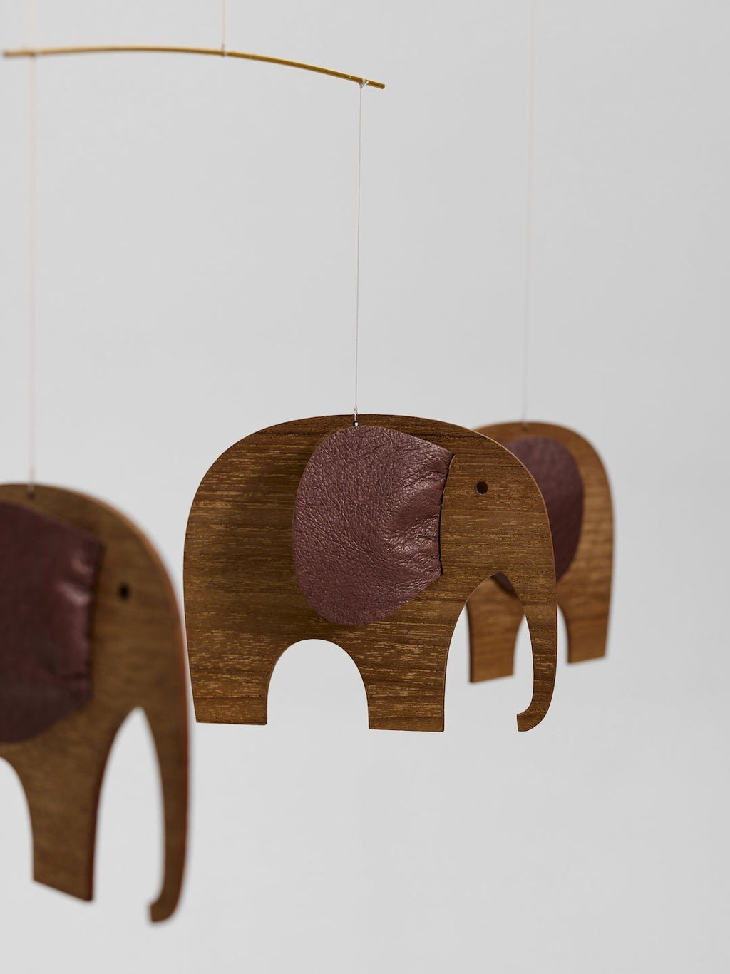 Mobiel n° 71 - Baby Elephants 3 Wood - Mobielen Flensted Mobiler ApS - In den Olifant