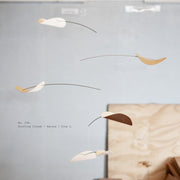 Mobiel n°158 - Drifting Clouds Nature Size L - Mobielen Flensted Mobiler ApS - In den Olifant