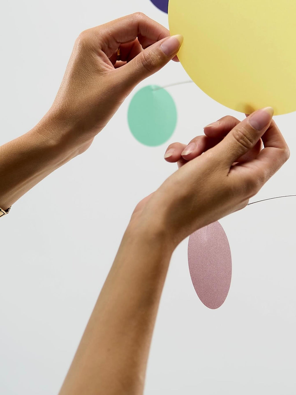 Mobiel n°165 - Confetti Coloured - Mobielen Flensted Mobiler ApS - In den Olifant