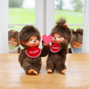 Monchhichi Jongen met slab rood - 20 cm - Fantasieknuffels Monchhichi - In den Olifant