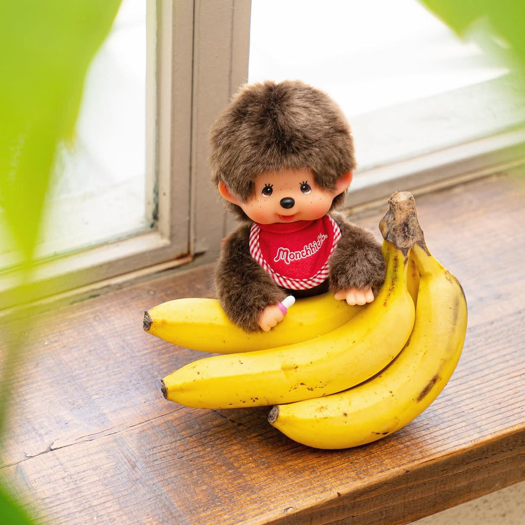 Monchhichi Jongen met slab rood - 20 cm - Fantasieknuffels Monchhichi - In den Olifant