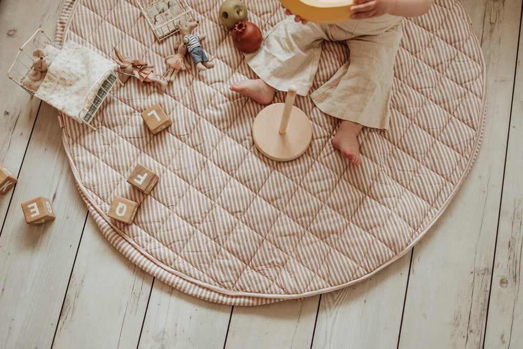 Noomad opbergzak en speelmat - Soft Stripes Brown - Opbergers Play&go - In den Olifant