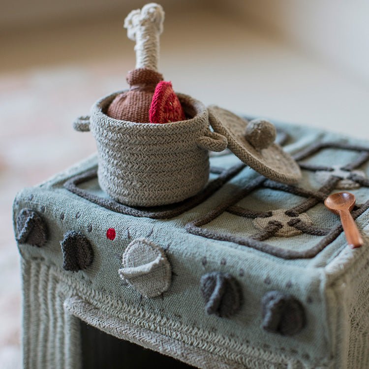 Oven Met Accessoires - Play Basket Kitchen - Speelkeuken en winkeltje Lorena Canals - In den Olifant