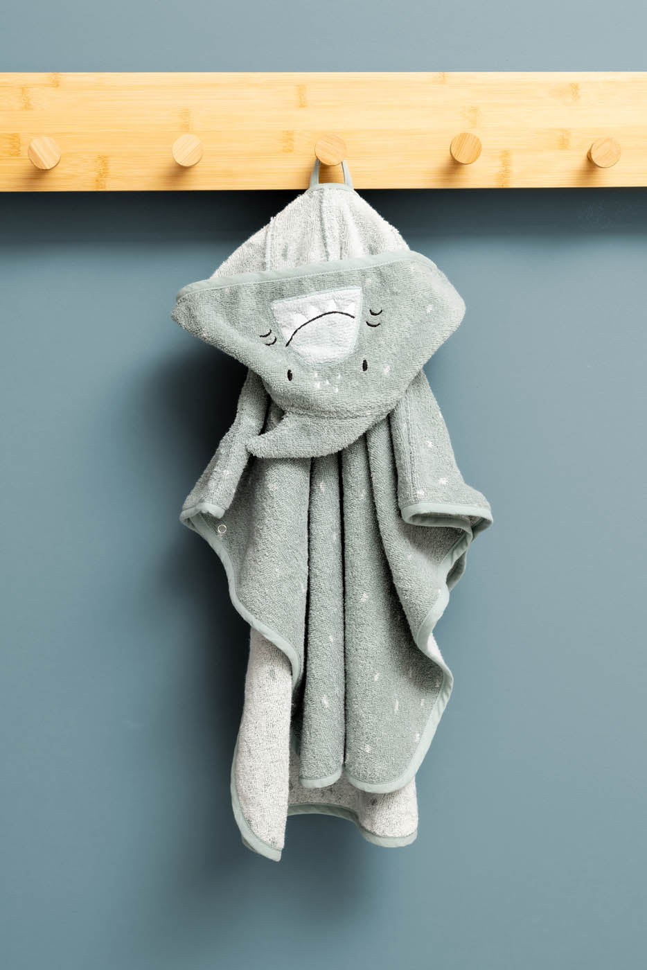 Poncho - Mr. Shark - Badlinnen Trixie - In den Olifant