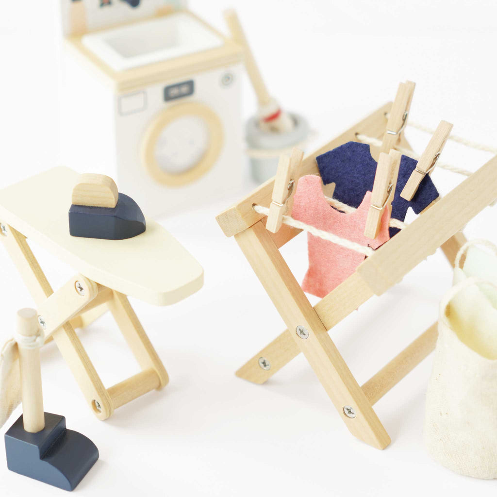 Poppenhuismeubels Wasruimte - 16 delige set - Poppenhuismeubels en accessoires Le Toy Van - In den Olifant