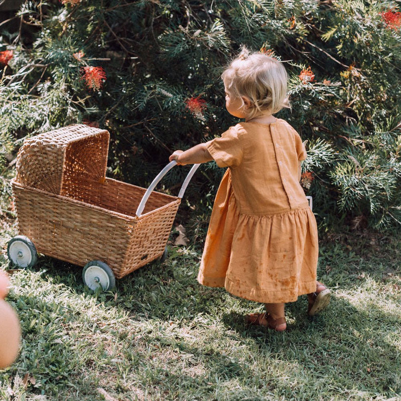 Poppenwagen - Rattan Strolley Natural - Poppenaccessoires Olli Ella - In den Olifant