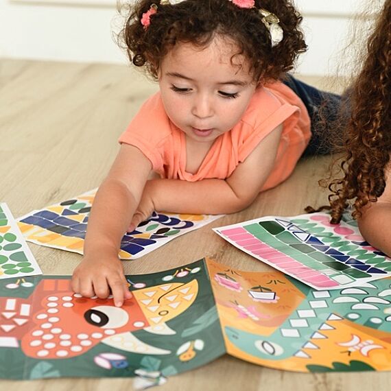 Poster + 520 Stickers Panoramas Dinosaurs | 3 - 6 Jaar - Stickers en stickersets Poppik - In den Olifant