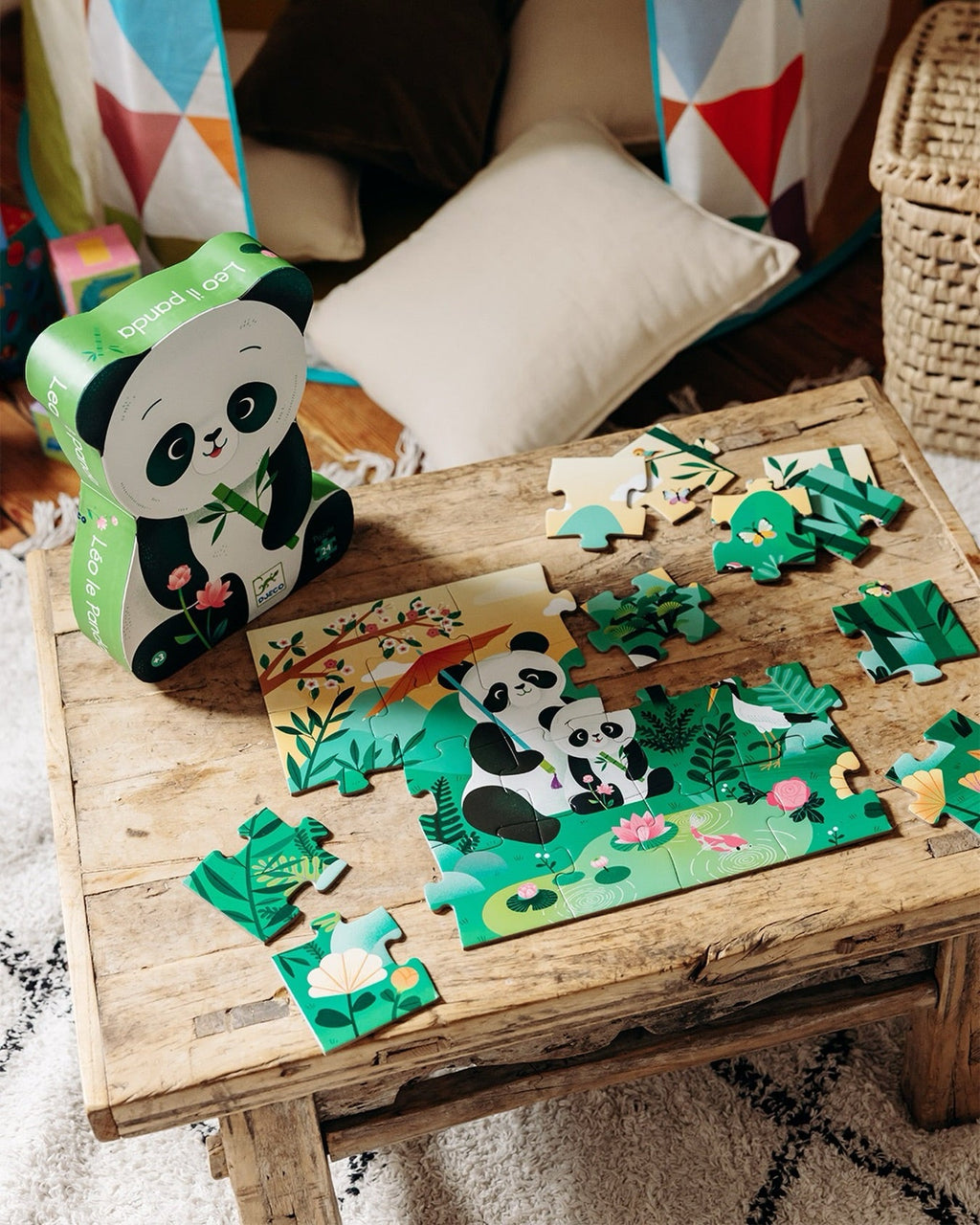Puzzel in silhouetdoos Léo le panda - 24 stukjes - Legpuzzels Djeco - In den Olifant