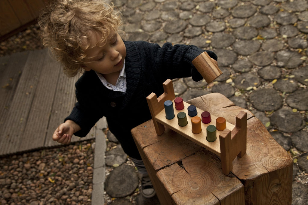 rainbow pound-a-peg - Activiteitenspeelgoed Wooden Story - In den Olifant