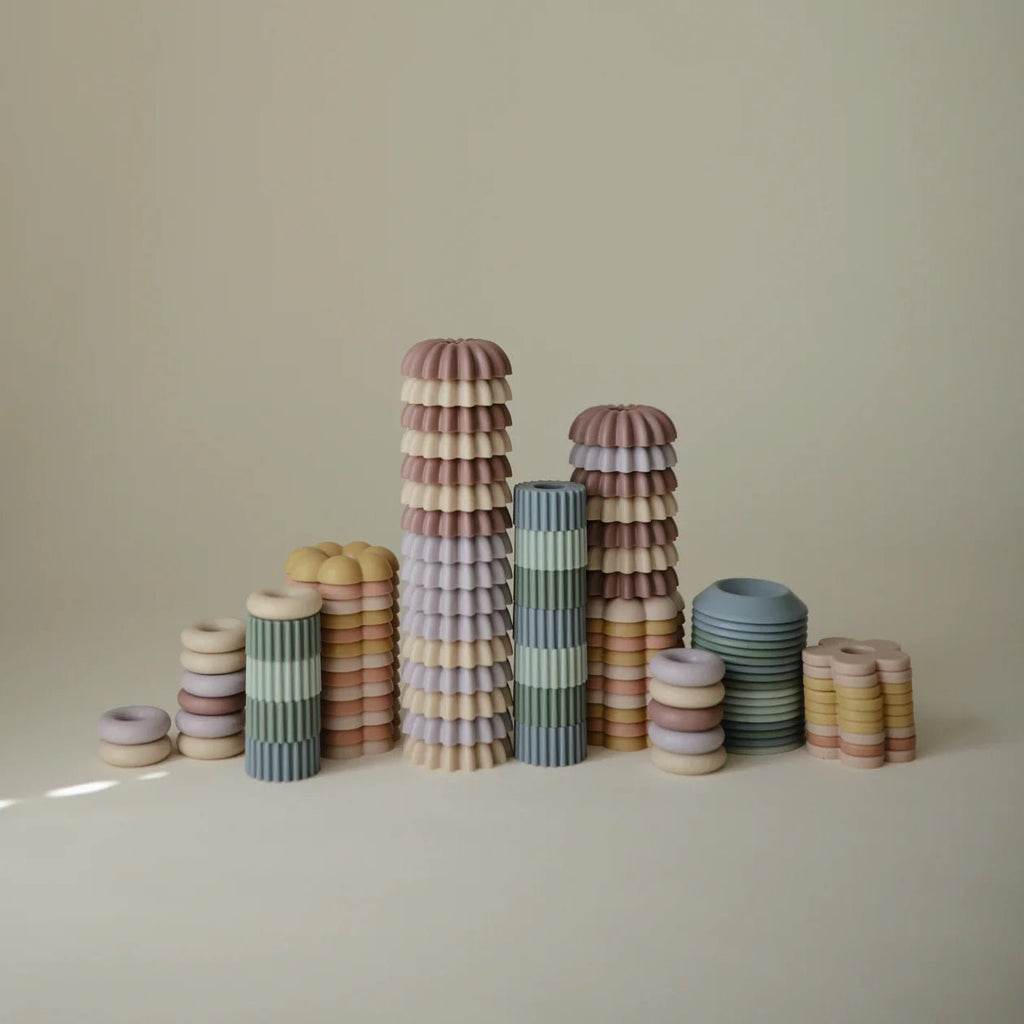 Rijgset Bead Lacing Toy Set - met 54 kralen - Kralen rijgen Mushie - In den Olifant