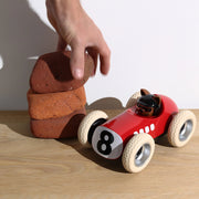 Rode speelgoedwagen - Egg Hardy - Auto's en voertuigen Playforever - In den Olifant