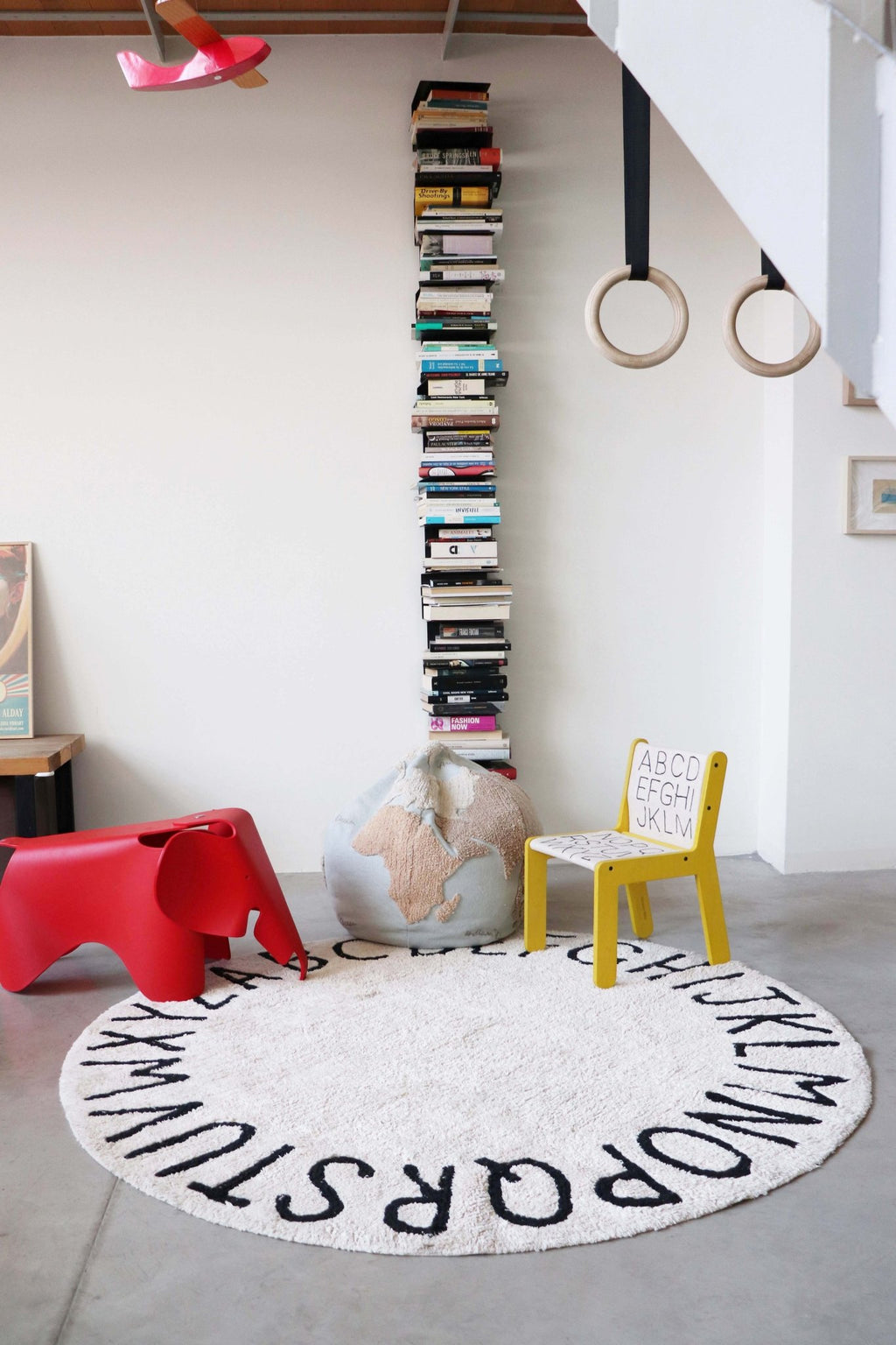 Rond ABC Tapijt Naturel Zwart - 150 cm - Tapijten Lorena Canals - In den Olifant