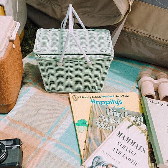 Rotan Mandje Met Deksel | Piki Rattan Basket Mint - Tassen en portemonnees Olli Ella - In den Olifant